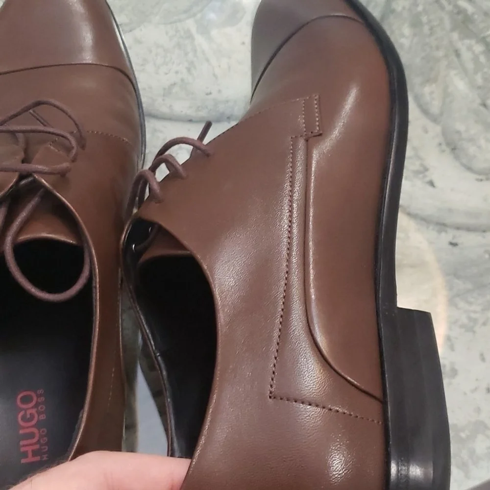 HUGO BOSS Brown Leather Captoe oxford shoes